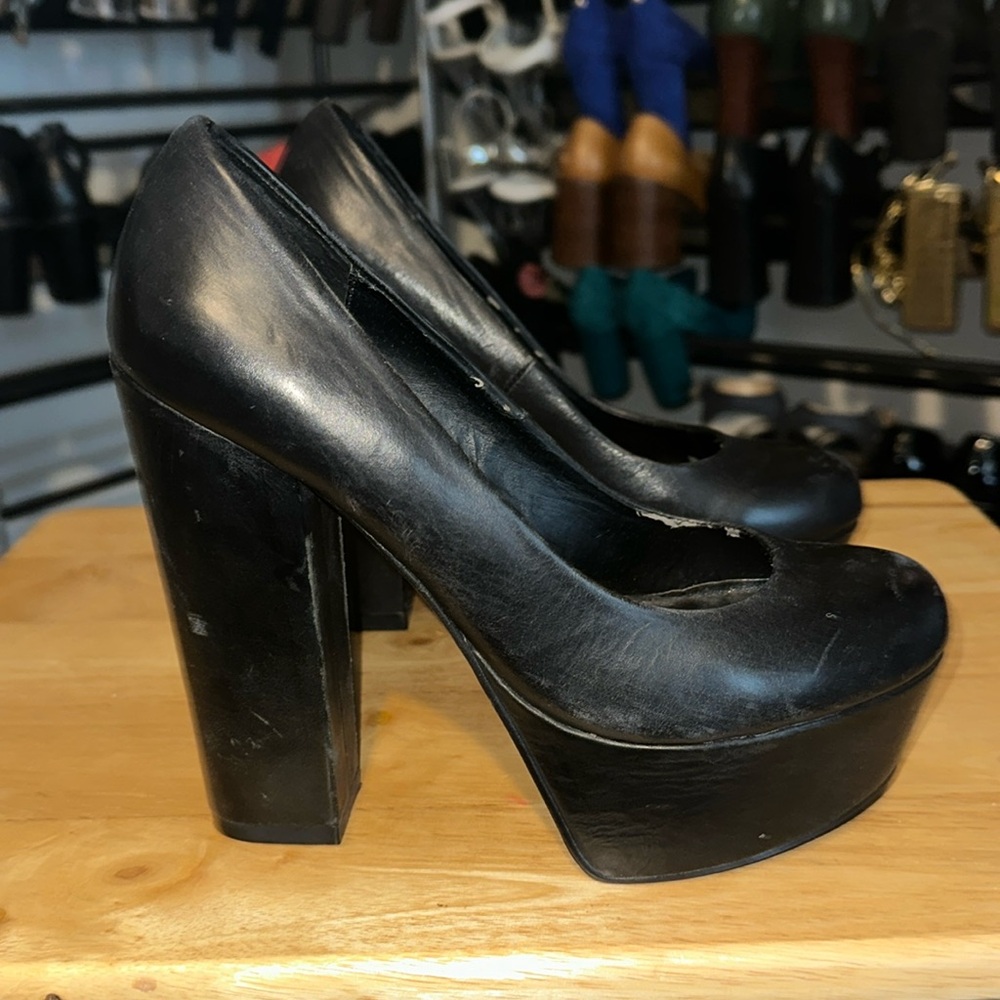 Steve Madden Black Leather Heels